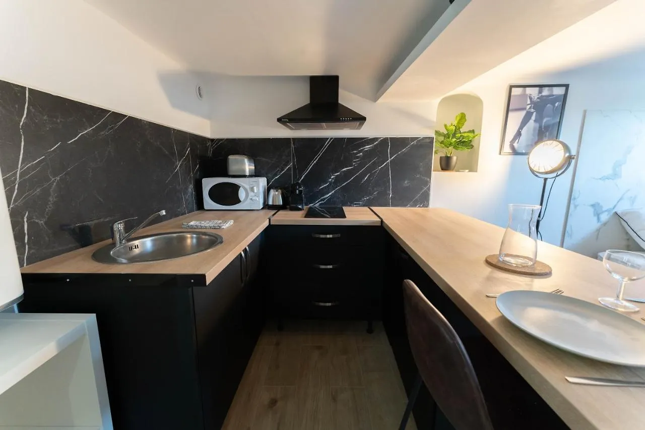 Vieux Nice - Loft - Balneo 0*,  France